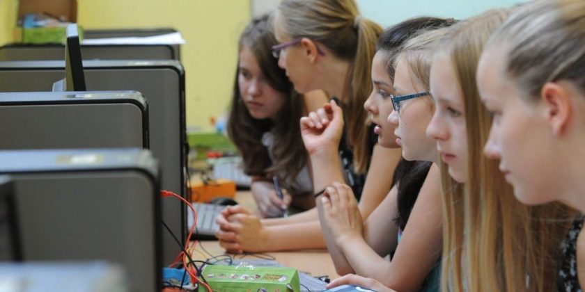 Gute Nachrichten für Schulen in Baden-Württemberg – durch Kooperation mit Land können jetzt noch mehr Schüler*innen IT entdecken Bild